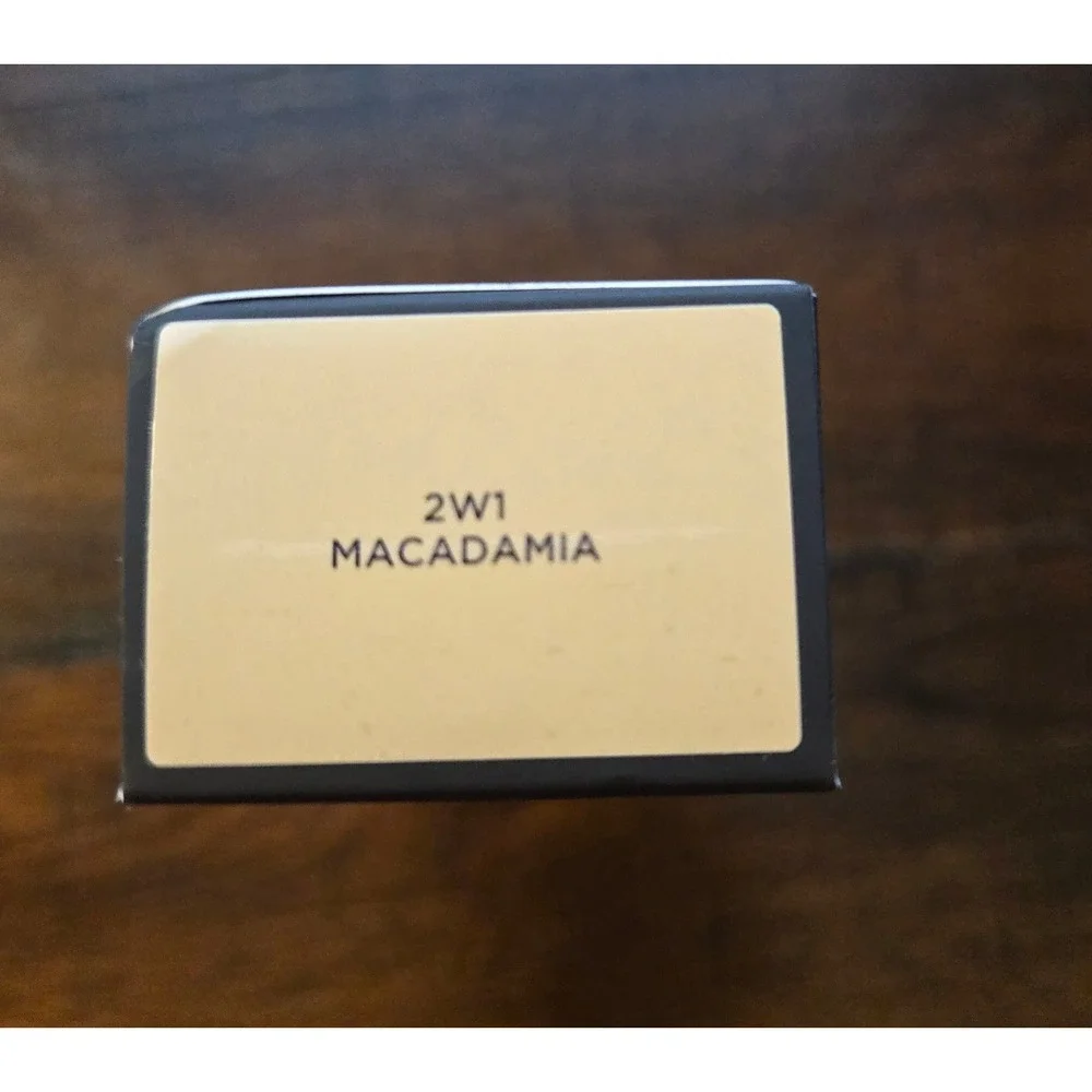Laura Mercier Real Flawless Weightless Perfecting Foundation 2W1 Macadamia 1oz